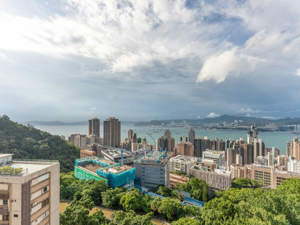 https://img.propertyraptor.com/cdn-cgi/imagedelivery/KD5bF_AFL0JDTbKLWF7z9g/ap8/ap8_001/hornet/prp/img/648e781a47aa9bf83405ac33ca93c107-wtm.jpg/public