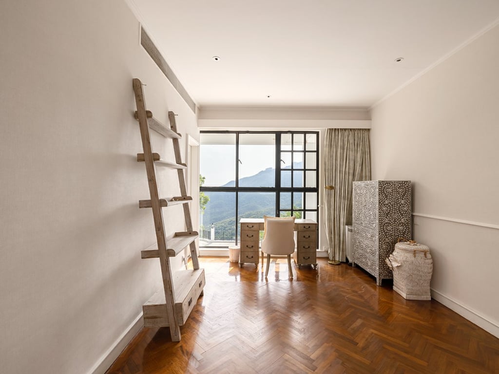https://img.propertyraptor.com/cdn-cgi/imagedelivery/KD5bF_AFL0JDTbKLWF7z9g/ap8/ap8_001/hornet/prp/img/64afac889ab1c43cfa03efba4b8e2be7.jpg/public