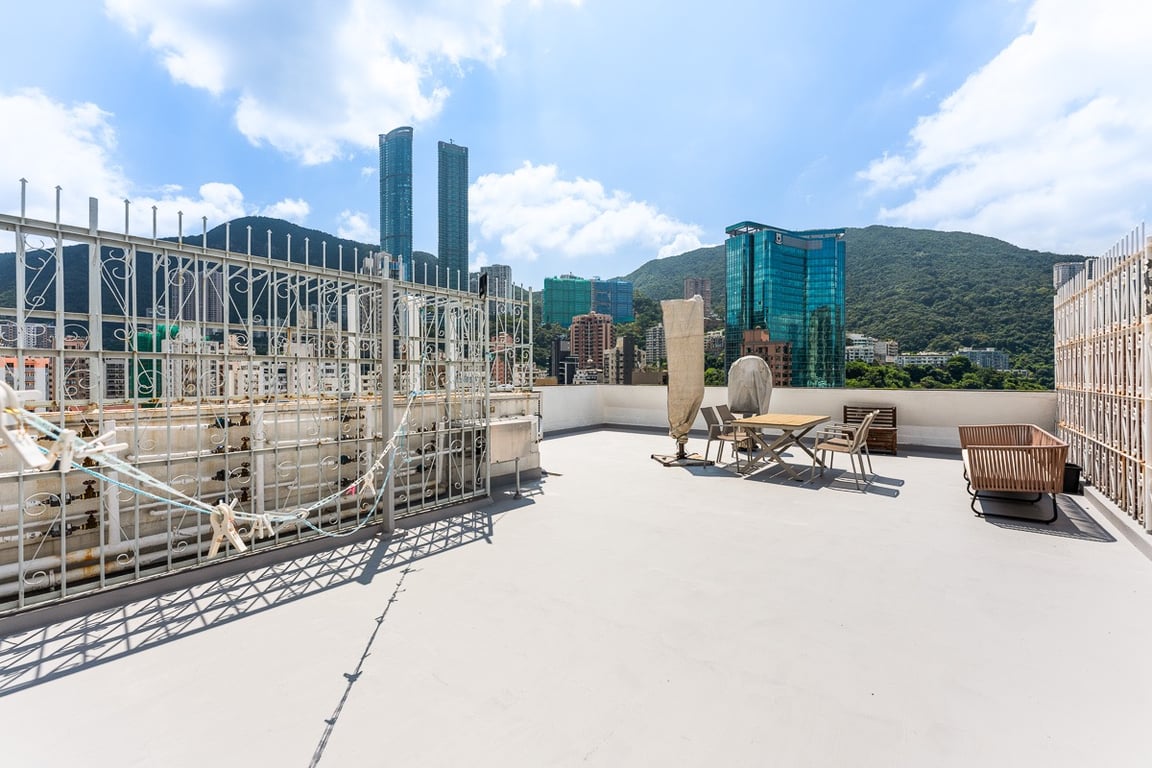 https://img.propertyraptor.com/cdn-cgi/imagedelivery/KD5bF_AFL0JDTbKLWF7z9g/ap8/ap8_001/hornet/prp/img/64c138c08719a7e0950c3fd859f03e21-wtm.jpg/public