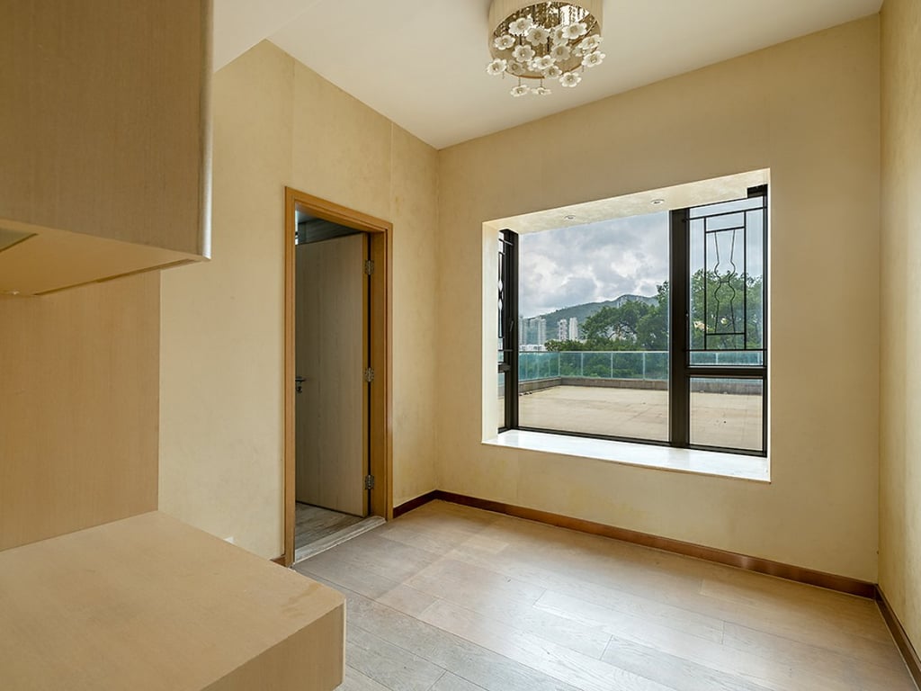 https://img.propertyraptor.com/cdn-cgi/imagedelivery/KD5bF_AFL0JDTbKLWF7z9g/ap8/ap8_001/hornet/prp/img/64c4903735047bbb43f5954dff23ca1e.jpg/public