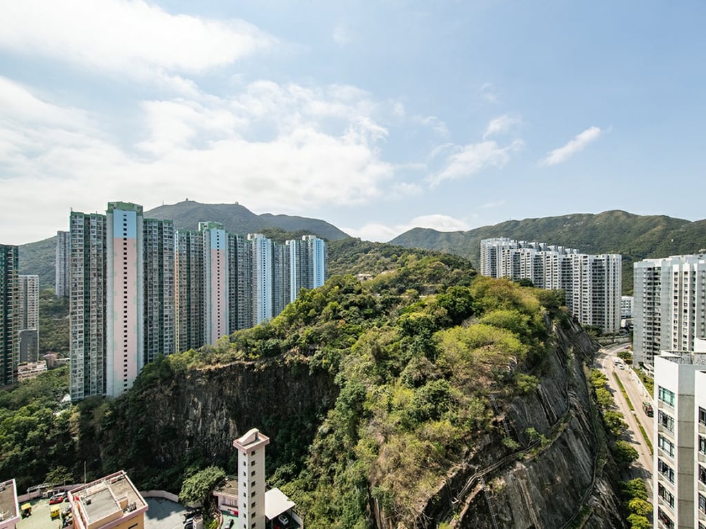https://img.propertyraptor.com/cdn-cgi/imagedelivery/KD5bF_AFL0JDTbKLWF7z9g/ap8/ap8_001/hornet/prp/img/65041f74be7a602854efa8d691464232.jpg/public
