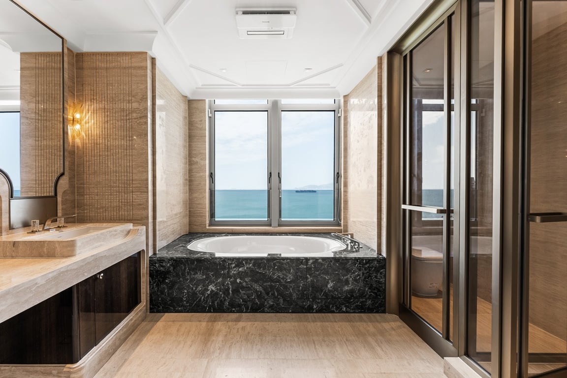 https://img.propertyraptor.com/cdn-cgi/imagedelivery/KD5bF_AFL0JDTbKLWF7z9g/ap8/ap8_001/hornet/prp/img/650f322e6cb1f2d3e4e5af8365a9e02d-wtm.jpg/public