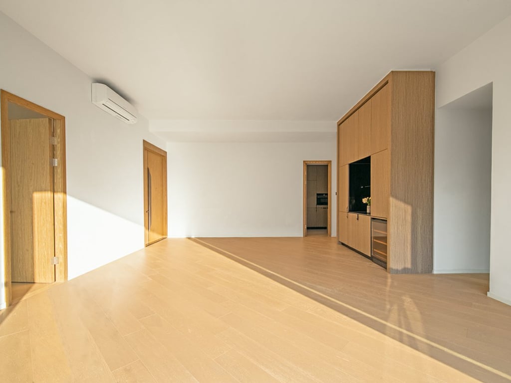 https://img.propertyraptor.com/cdn-cgi/imagedelivery/KD5bF_AFL0JDTbKLWF7z9g/ap8/ap8_001/hornet/prp/img/652d2cd1b8ebf8cba4cbc9b147409a10.jpg/public