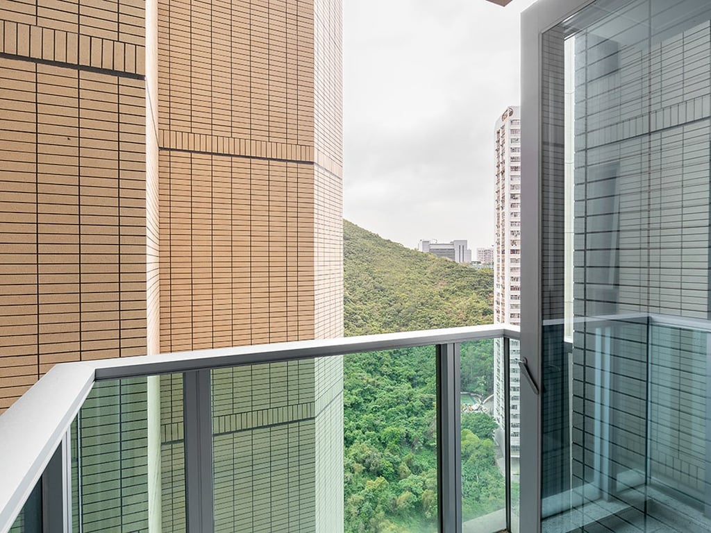 https://img.propertyraptor.com/cdn-cgi/imagedelivery/KD5bF_AFL0JDTbKLWF7z9g/ap8/ap8_001/hornet/prp/img/6537996c885bce8b14ee844dbf7170b5.jpg/public