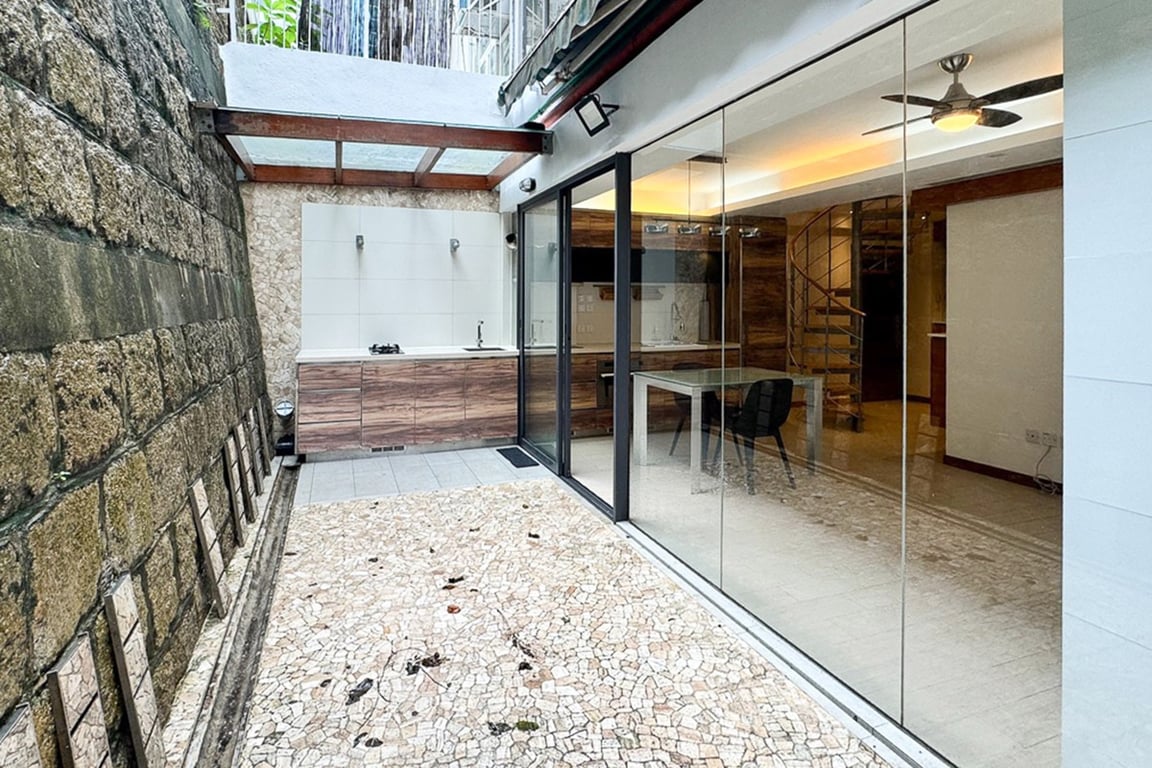 Mayfair Court