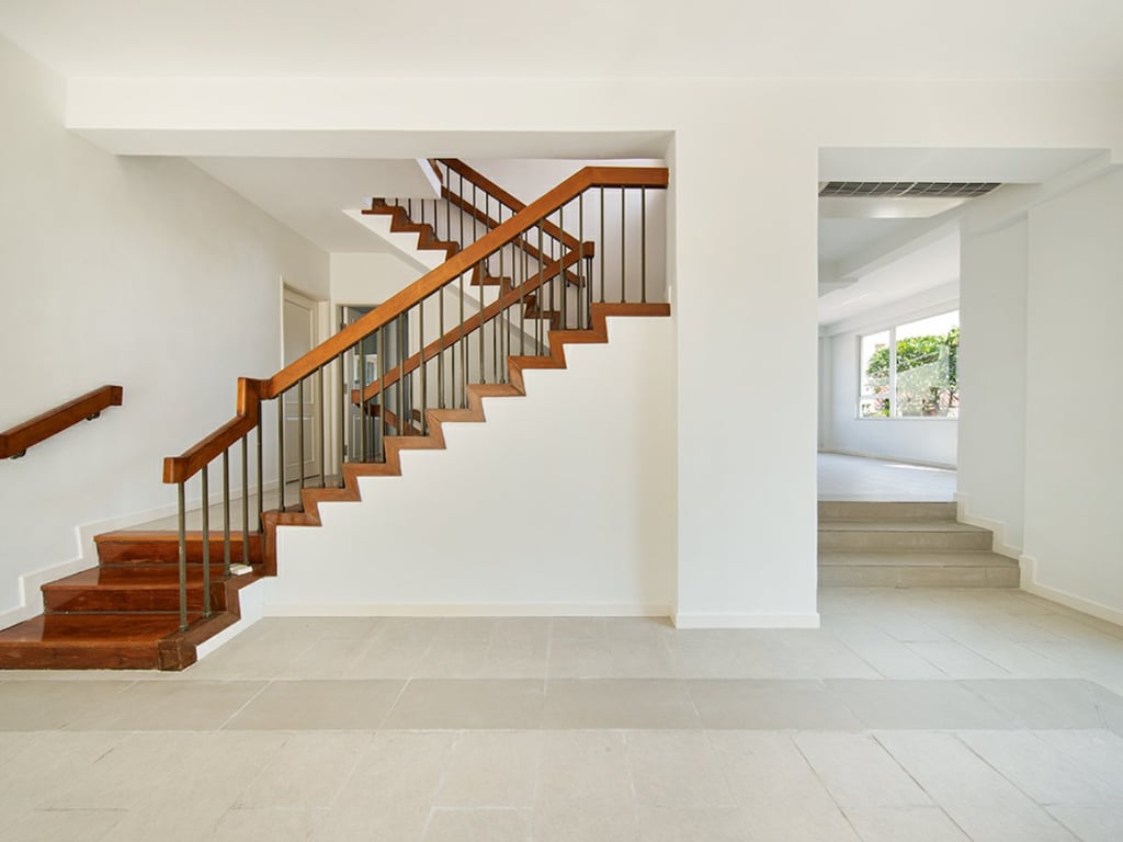 https://img.propertyraptor.com/cdn-cgi/imagedelivery/KD5bF_AFL0JDTbKLWF7z9g/ap8/ap8_001/hornet/prp/img/654d96243d7fe5ba61cc066cf94ae609.jpg/public