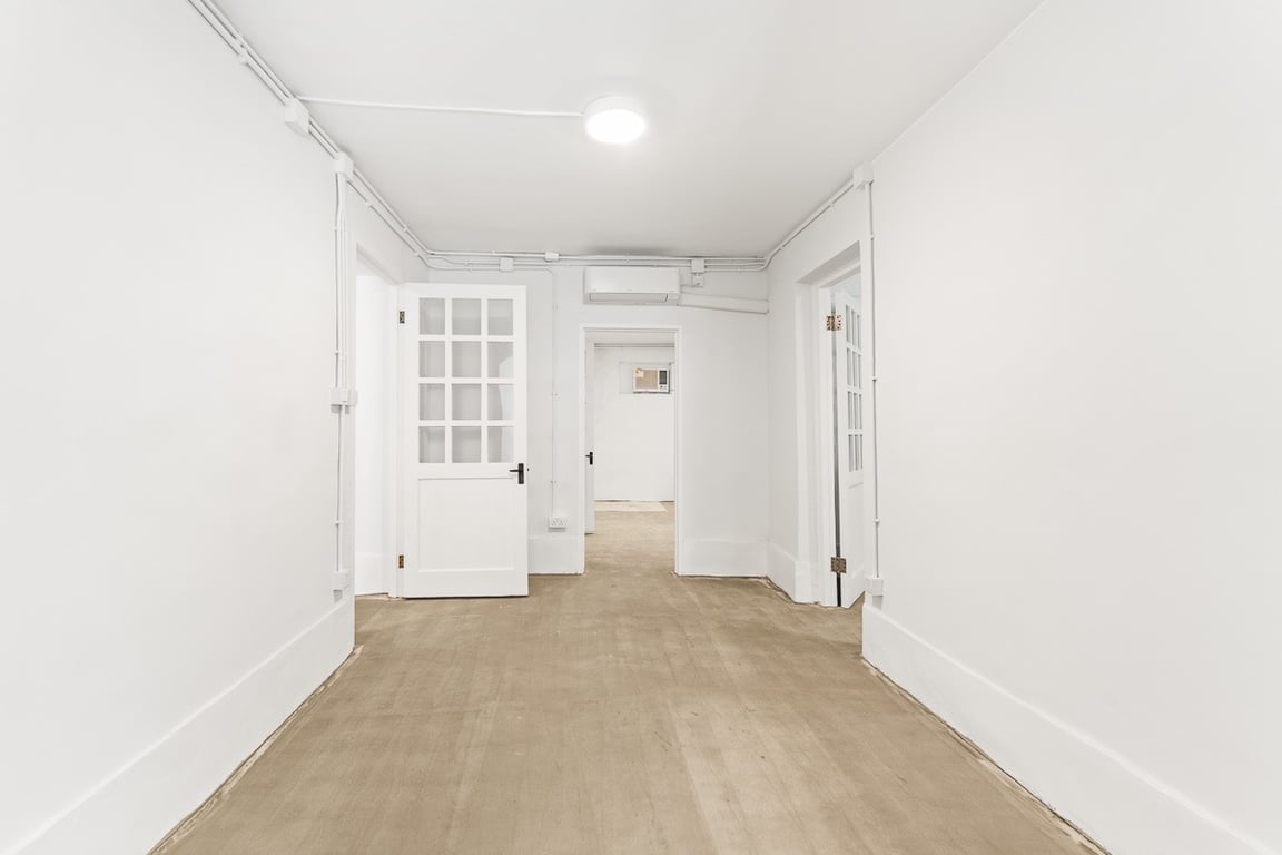 https://img.propertyraptor.com/cdn-cgi/imagedelivery/KD5bF_AFL0JDTbKLWF7z9g/ap8/ap8_001/hornet/prp/img/65cdf5d7cc70f6fa54217dc0bce12abd-wtm.jpg/public