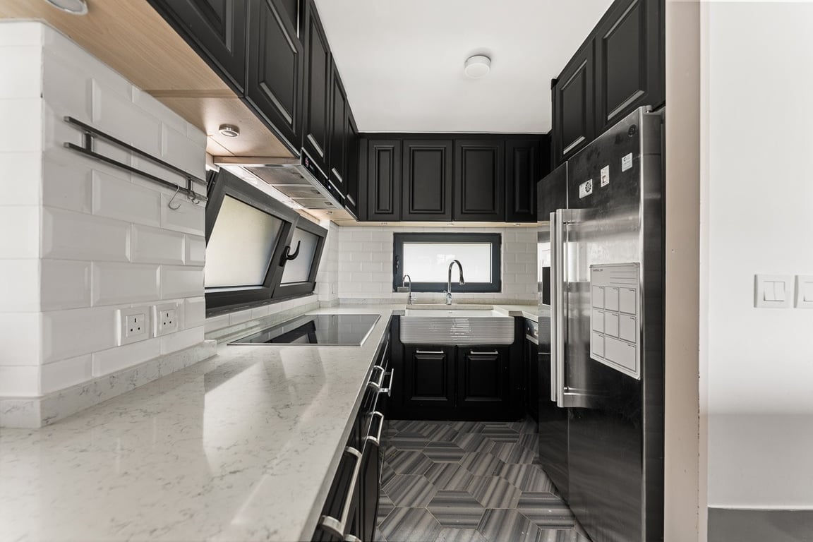 https://img.propertyraptor.com/cdn-cgi/imagedelivery/KD5bF_AFL0JDTbKLWF7z9g/ap8/ap8_001/hornet/prp/img/65ce00641ed24c7ef8f4d4e496b8f0e6-wtm.jpg/public