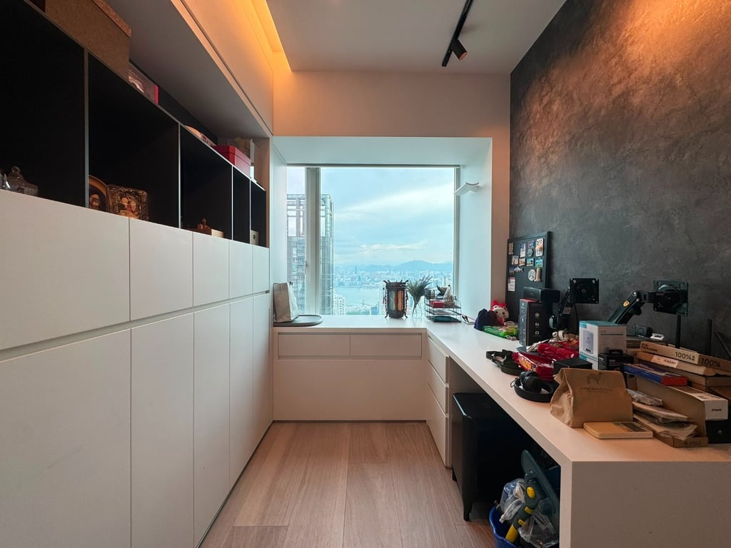 https://img.propertyraptor.com/cdn-cgi/imagedelivery/KD5bF_AFL0JDTbKLWF7z9g/ap8/ap8_001/hornet/prp/img/65e676d4015c921ed208207372df6b66-wtm.jpg/public