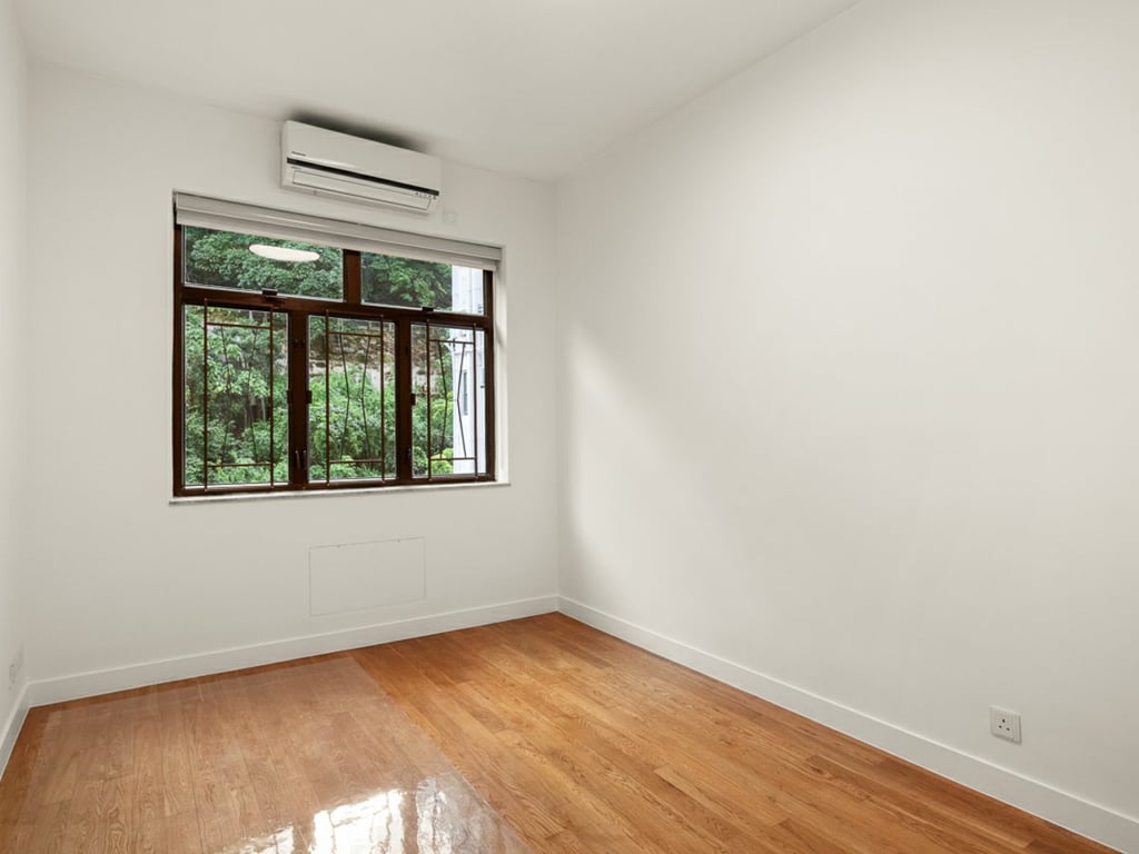 https://img.propertyraptor.com/cdn-cgi/imagedelivery/KD5bF_AFL0JDTbKLWF7z9g/ap8/ap8_001/hornet/prp/img/65e7aadd266c3ccf5e1fe7c8a1de5817-wtm.jpg/public
