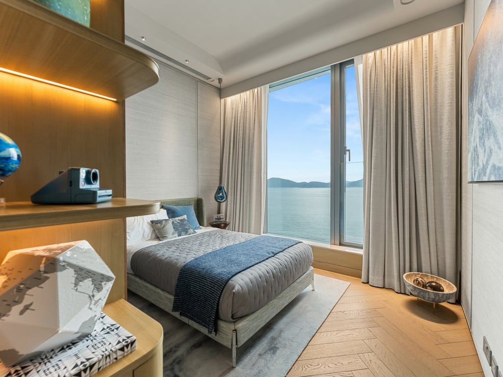 https://img.propertyraptor.com/cdn-cgi/imagedelivery/KD5bF_AFL0JDTbKLWF7z9g/ap8/ap8_001/hornet/prp/img/65f9d9abfdbd00f561a0140308b45933.jpg/public