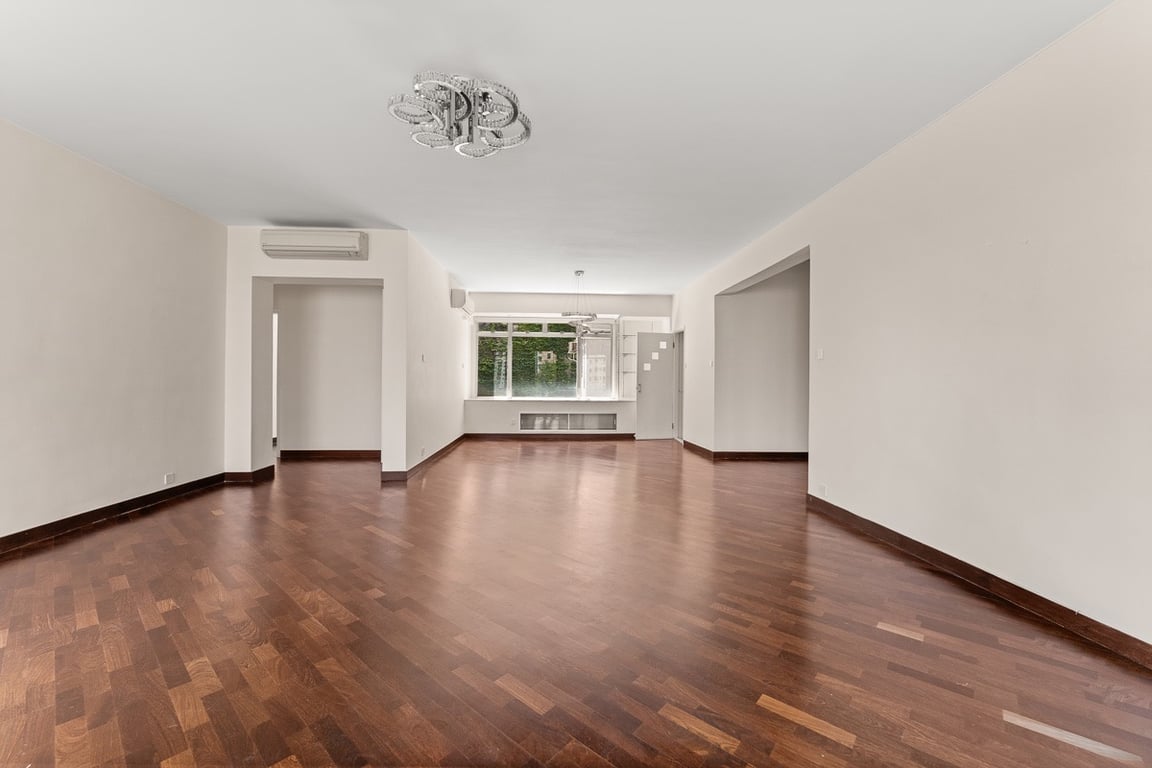 https://img.propertyraptor.com/cdn-cgi/imagedelivery/KD5bF_AFL0JDTbKLWF7z9g/ap8/ap8_001/hornet/prp/img/661674cb00e77af02a8f2422aceba53e-wtm.jpg/public