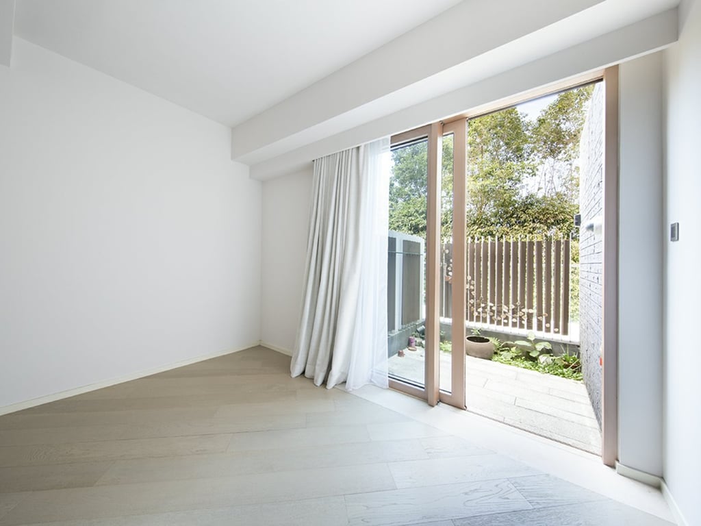https://img.propertyraptor.com/cdn-cgi/imagedelivery/KD5bF_AFL0JDTbKLWF7z9g/ap8/ap8_001/hornet/prp/img/662a113560e314b34904d9fa6f9f2a84.jpg/public