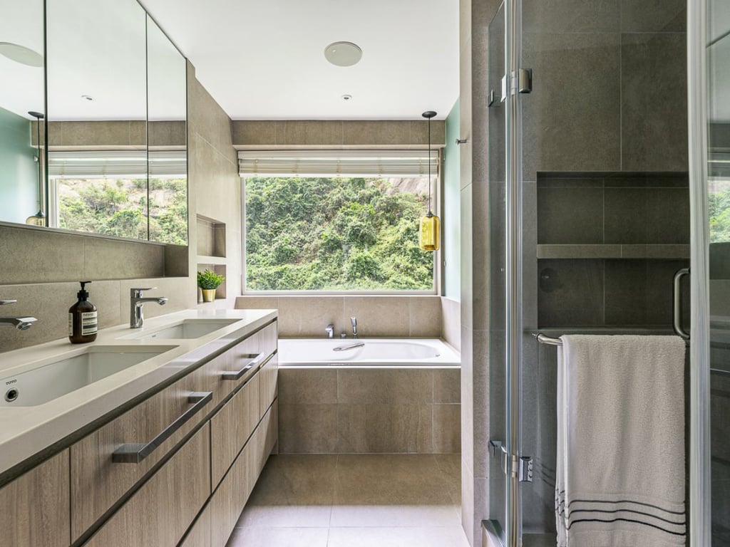 https://img.propertyraptor.com/cdn-cgi/imagedelivery/KD5bF_AFL0JDTbKLWF7z9g/ap8/ap8_001/hornet/prp/img/663cb1b953ae158aad84856da55c129b.jpg/public