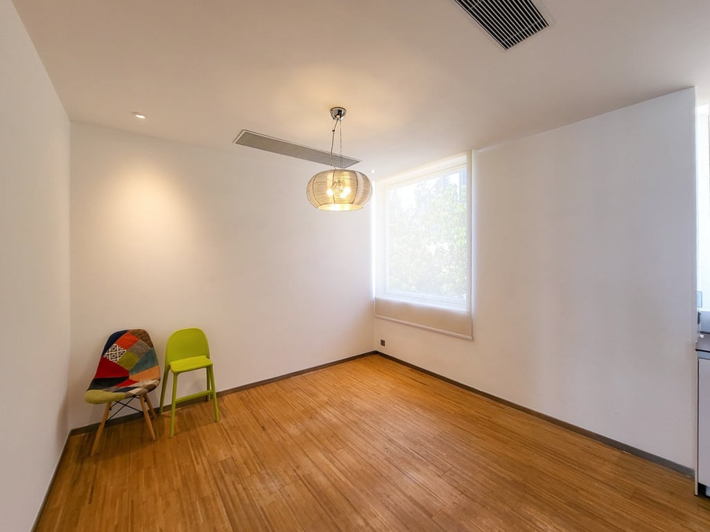 https://img.propertyraptor.com/cdn-cgi/imagedelivery/KD5bF_AFL0JDTbKLWF7z9g/ap8/ap8_001/hornet/prp/img/664917f66aa1e33cf4b4873c878af183-wtm.jpg/public