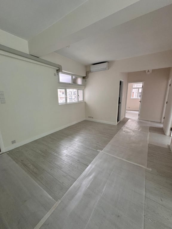 https://img.propertyraptor.com/cdn-cgi/imagedelivery/KD5bF_AFL0JDTbKLWF7z9g/ap8/ap8_001/hornet/prp/img/67140f63cfad76f749201ee87672096b-wtm.jpg/public
