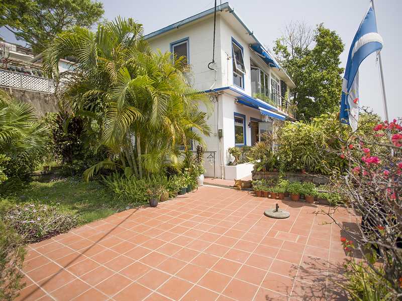 https://img.propertyraptor.com/cdn-cgi/imagedelivery/KD5bF_AFL0JDTbKLWF7z9g/ap8/ap8_001/hornet/prp/img/675a9f44a2421ea11be566647a922af3.jpg/public