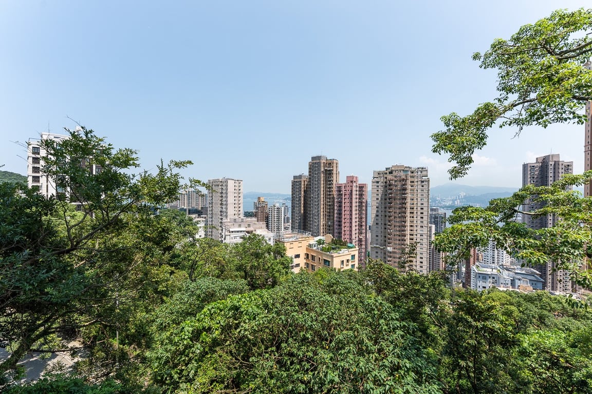 https://img.propertyraptor.com/cdn-cgi/imagedelivery/KD5bF_AFL0JDTbKLWF7z9g/ap8/ap8_001/hornet/prp/img/6771fc20dbb0f71e206a947cd7624ad5-wtm.jpg/public
