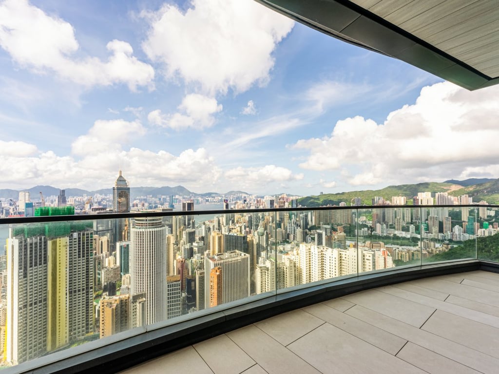 https://img.propertyraptor.com/cdn-cgi/imagedelivery/KD5bF_AFL0JDTbKLWF7z9g/ap8/ap8_001/hornet/prp/img/67a16db000262bb37b5887af36377bfb.jpg/public
