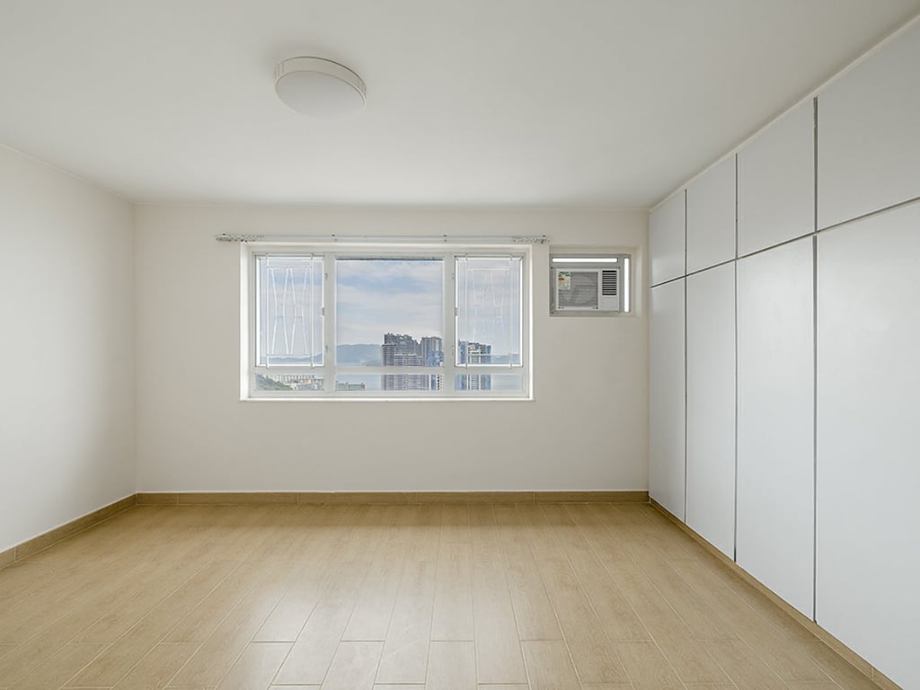 https://img.propertyraptor.com/cdn-cgi/imagedelivery/KD5bF_AFL0JDTbKLWF7z9g/ap8/ap8_001/hornet/prp/img/67ba608c55d6f22d1d46f192224f4616.jpg/public