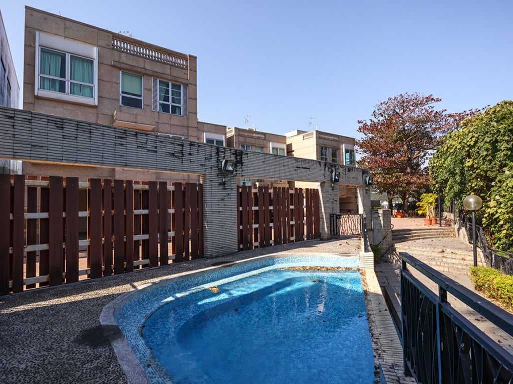 https://img.propertyraptor.com/cdn-cgi/imagedelivery/KD5bF_AFL0JDTbKLWF7z9g/ap8/ap8_001/hornet/prp/img/67c697dc3b9c1d88aa8761d14b2d8521.jpg/public
