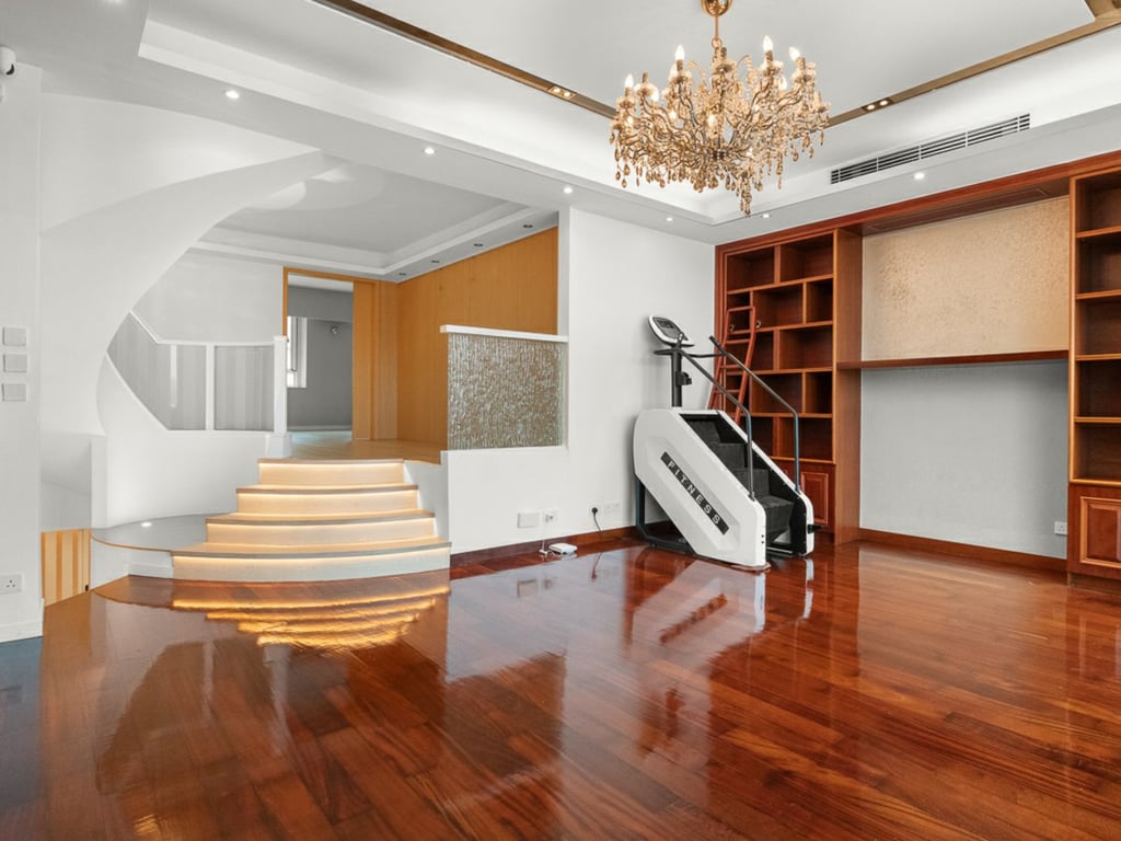 https://img.propertyraptor.com/cdn-cgi/imagedelivery/KD5bF_AFL0JDTbKLWF7z9g/ap8/ap8_001/hornet/prp/img/682be8ca32764fb8fb1cc22c9d7d5871-wtm.jpg/public