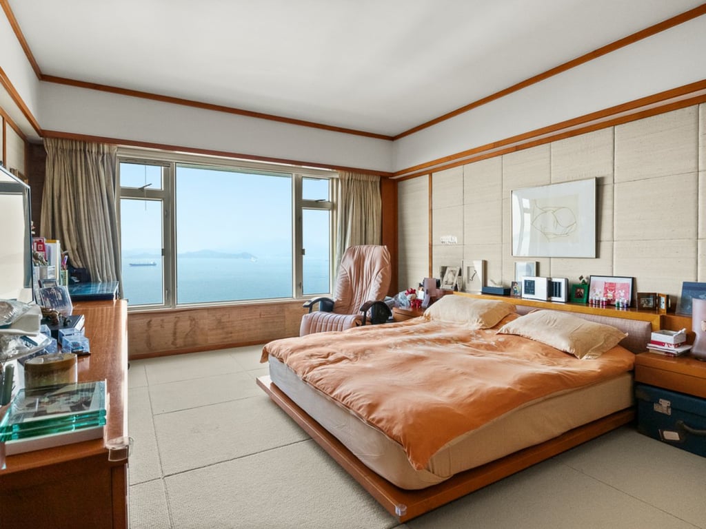 https://img.propertyraptor.com/cdn-cgi/imagedelivery/KD5bF_AFL0JDTbKLWF7z9g/ap8/ap8_001/hornet/prp/img/68532fbb546733894b809e33dcbf592f.jpg/public