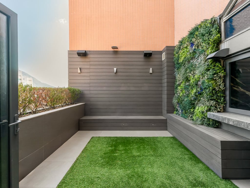 https://img.propertyraptor.com/cdn-cgi/imagedelivery/KD5bF_AFL0JDTbKLWF7z9g/ap8/ap8_001/hornet/prp/img/687b087510d669b7ce545958e682056f.jpg/public