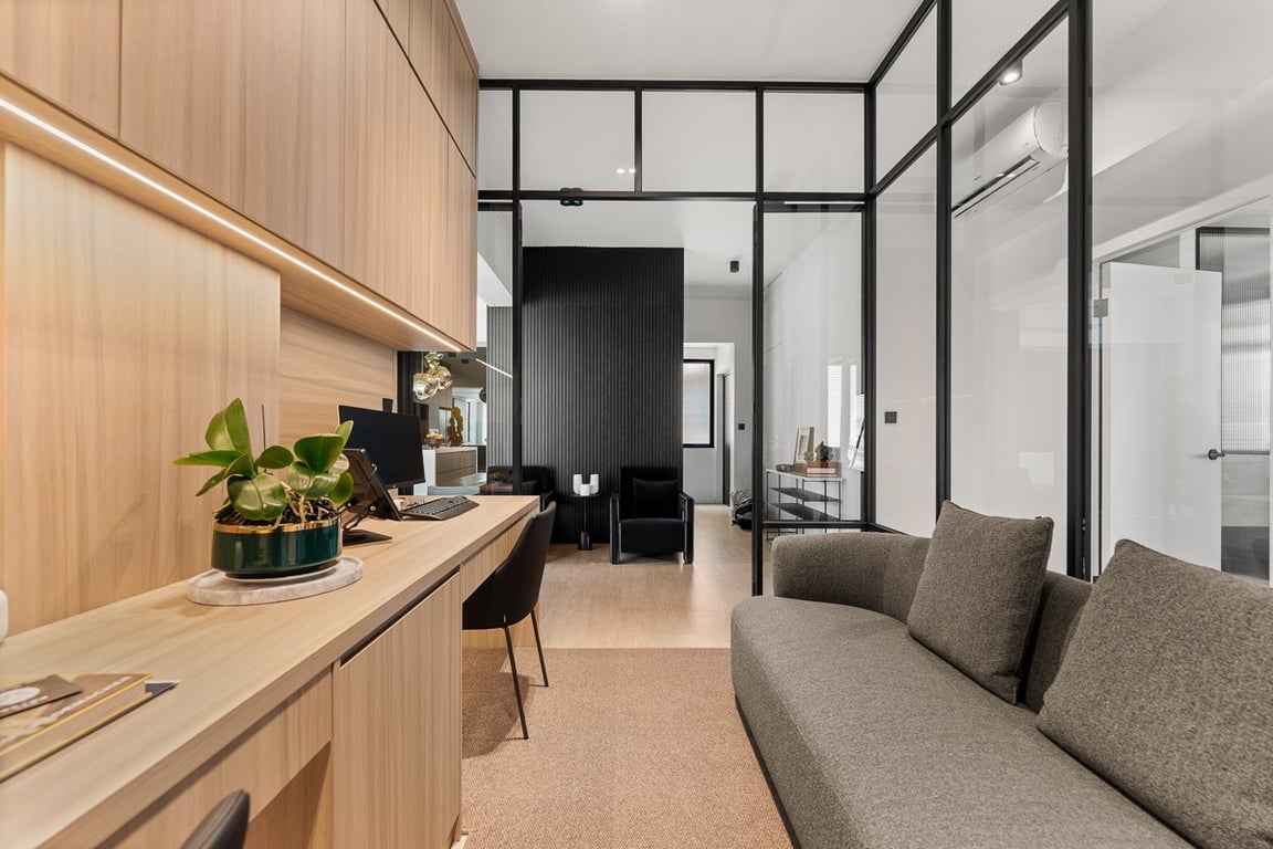 https://img.propertyraptor.com/cdn-cgi/imagedelivery/KD5bF_AFL0JDTbKLWF7z9g/ap8/ap8_001/hornet/prp/img/687fab608241dc2349c2a37628bc537c-wtm.jpg/public