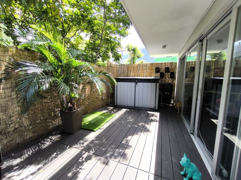https://img.propertyraptor.com/cdn-cgi/imagedelivery/KD5bF_AFL0JDTbKLWF7z9g/ap8/ap8_001/hornet/prp/img/68bce099e7b1818e09a95baf84a4511f.jpg/public