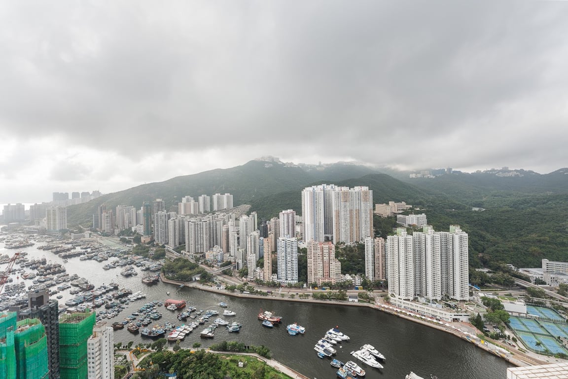 https://img.propertyraptor.com/cdn-cgi/imagedelivery/KD5bF_AFL0JDTbKLWF7z9g/ap8/ap8_001/hornet/prp/img/68eb85ee02f68a9c2ae1425316e82c49-wtm.jpg/public