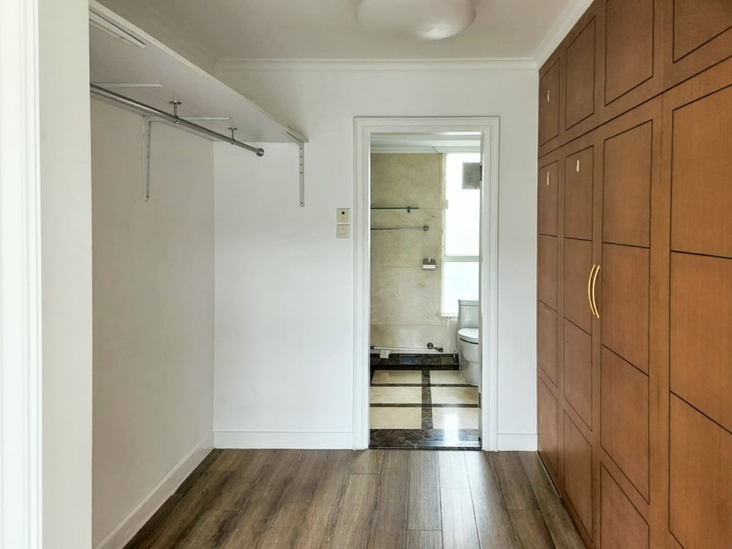 https://img.propertyraptor.com/cdn-cgi/imagedelivery/KD5bF_AFL0JDTbKLWF7z9g/ap8/ap8_001/hornet/prp/img/68ec28eb7c1dd415a59479b63aa2091f.jpg/public