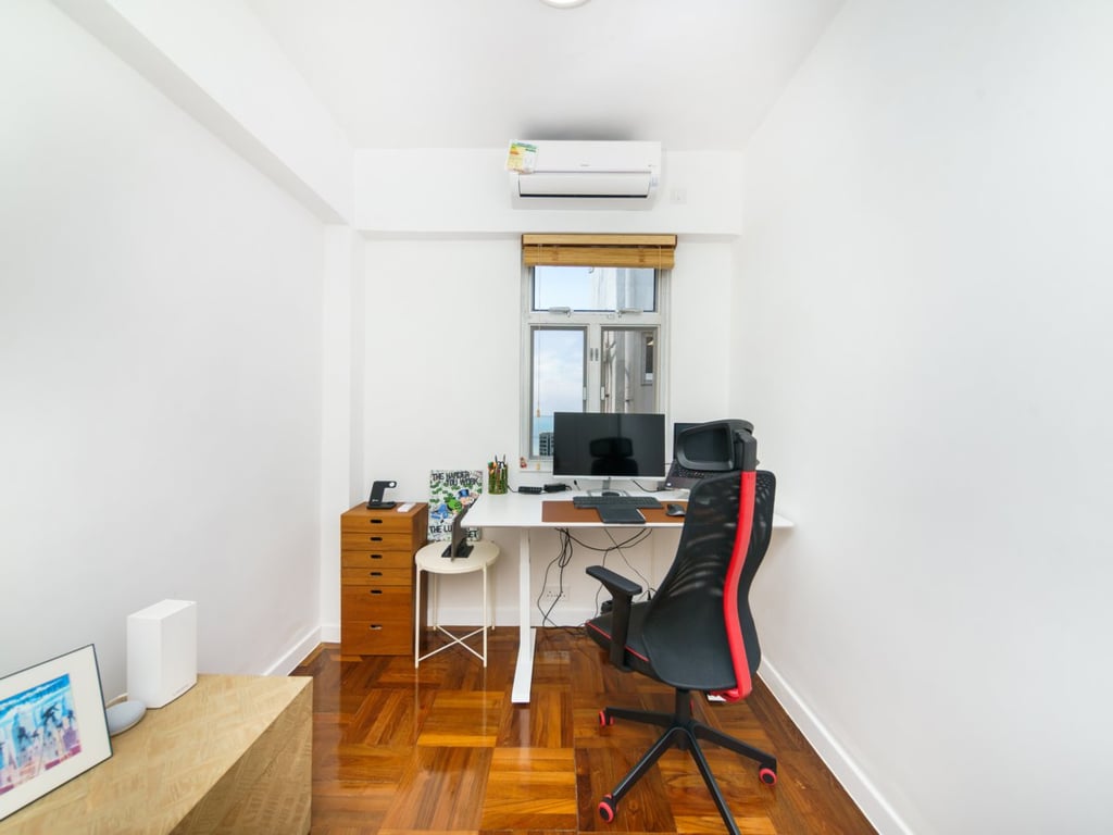 https://img.propertyraptor.com/cdn-cgi/imagedelivery/KD5bF_AFL0JDTbKLWF7z9g/ap8/ap8_001/hornet/prp/img/695ec166ba0240a14d2185e150bb53f4.jpg/public