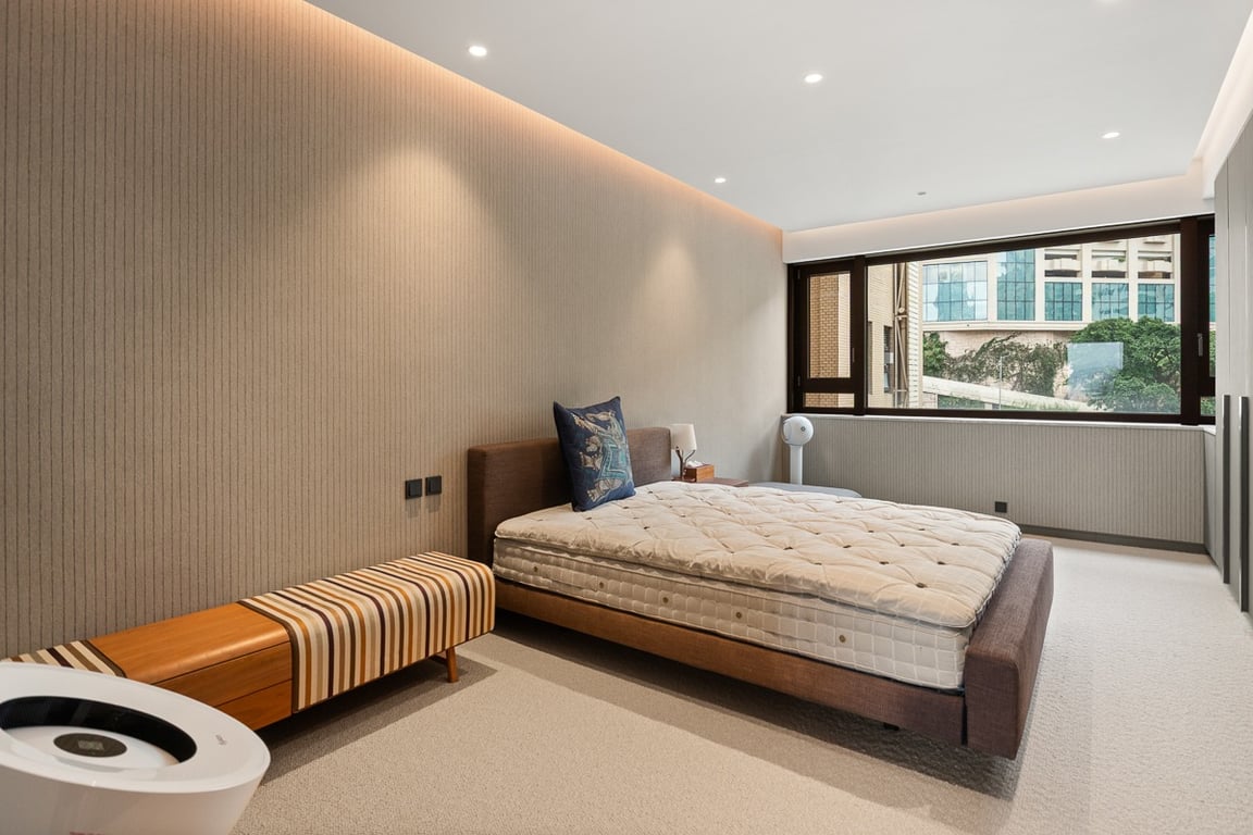 https://img.propertyraptor.com/cdn-cgi/imagedelivery/KD5bF_AFL0JDTbKLWF7z9g/ap8/ap8_001/hornet/prp/img/69c07e75d4e6b7bec4e9594a52592233-wtm.jpg/public