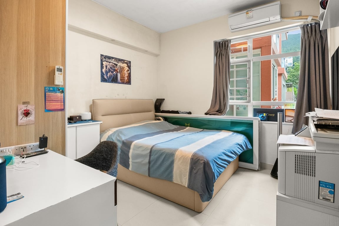 https://img.propertyraptor.com/cdn-cgi/imagedelivery/KD5bF_AFL0JDTbKLWF7z9g/ap8/ap8_001/hornet/prp/img/69fa345aac5ba0eea857b4dbbb3d29e4-wtm.jpg/public