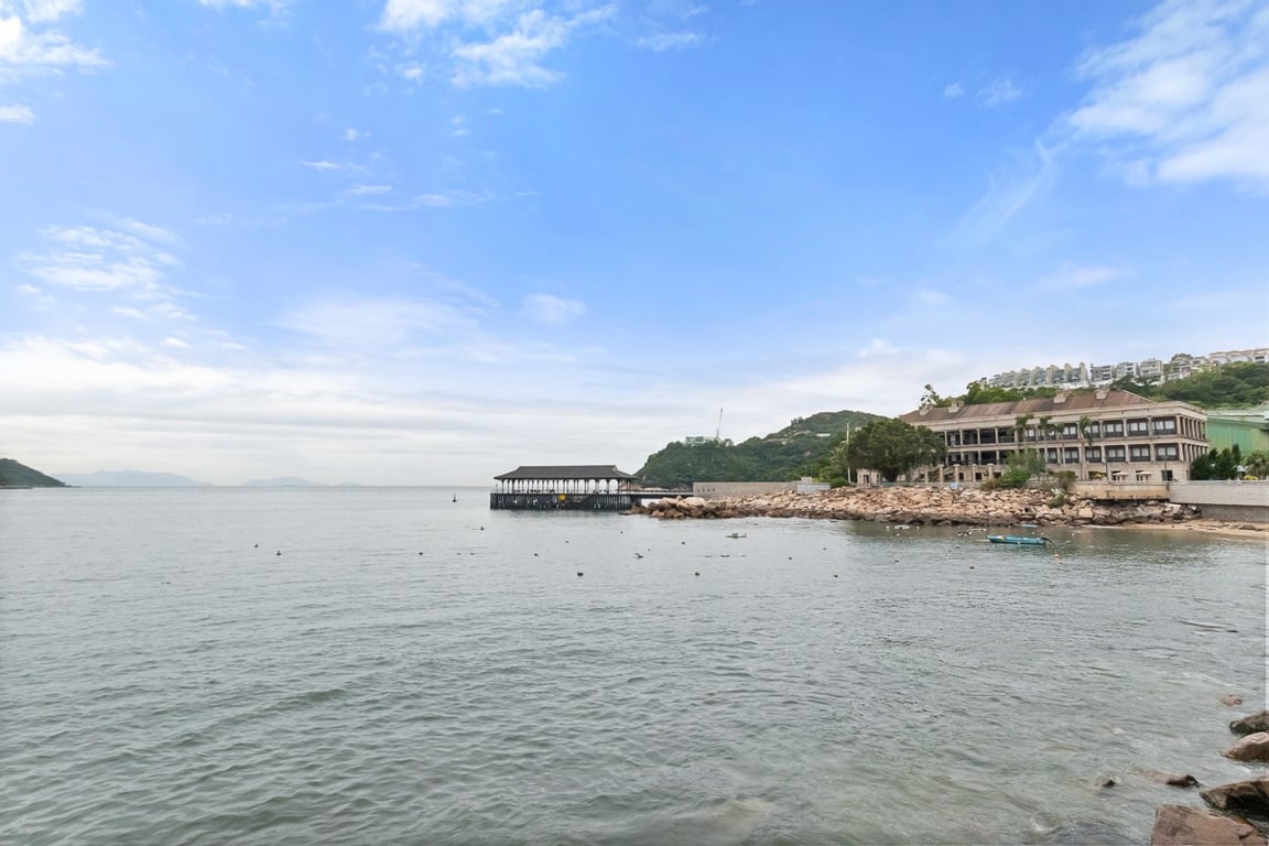 https://img.propertyraptor.com/cdn-cgi/imagedelivery/KD5bF_AFL0JDTbKLWF7z9g/ap8/ap8_001/hornet/prp/img/6a32e8434cad2c26d59c120aa2e7fc4a-wtm.jpg/public