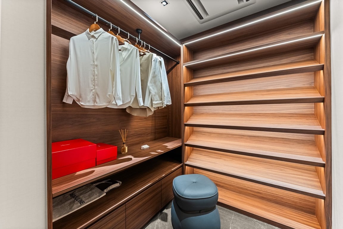 https://img.propertyraptor.com/cdn-cgi/imagedelivery/KD5bF_AFL0JDTbKLWF7z9g/ap8/ap8_001/hornet/prp/img/6a33cb2ebcd5b101cc6454c1329367b0-wtm.jpg/public