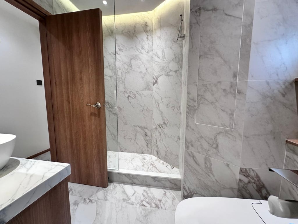 https://img.propertyraptor.com/cdn-cgi/imagedelivery/KD5bF_AFL0JDTbKLWF7z9g/ap8/ap8_001/hornet/prp/img/6a4a05f880f2b6b9ba59ff4be97315ba-wtm.jpg/public