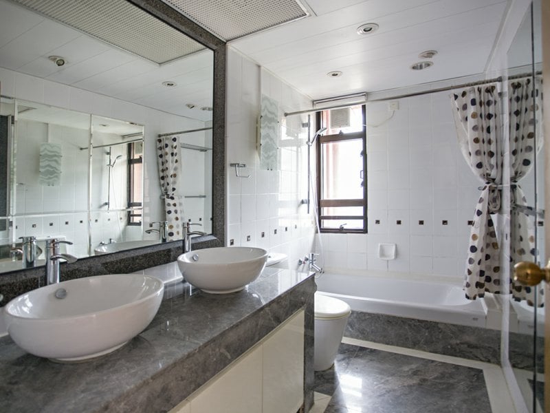 https://img.propertyraptor.com/cdn-cgi/imagedelivery/KD5bF_AFL0JDTbKLWF7z9g/ap8/ap8_001/hornet/prp/img/6a4c73dcb611f7b89cd0c5db9893fb9e.jpg/public