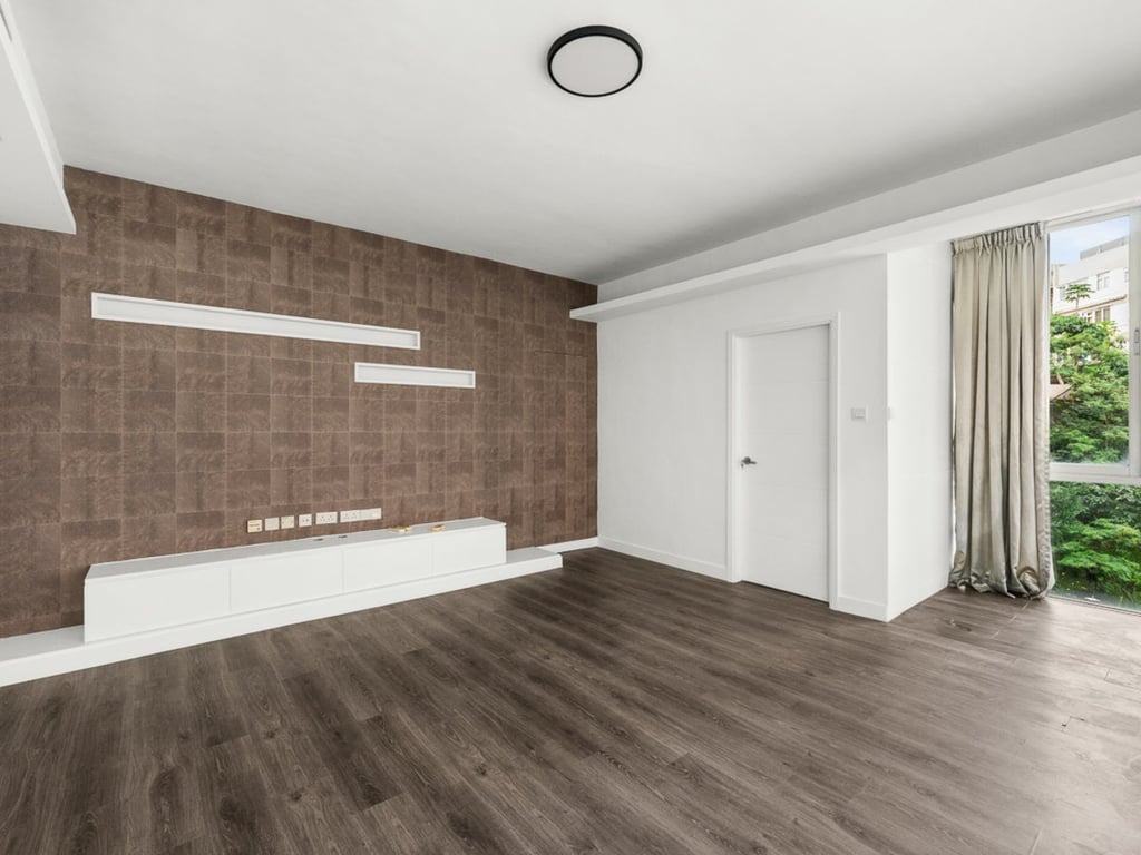 https://img.propertyraptor.com/cdn-cgi/imagedelivery/KD5bF_AFL0JDTbKLWF7z9g/ap8/ap8_001/hornet/prp/img/6a6d9488b46dfae1fcc764cfe6ecca96.jpg/public