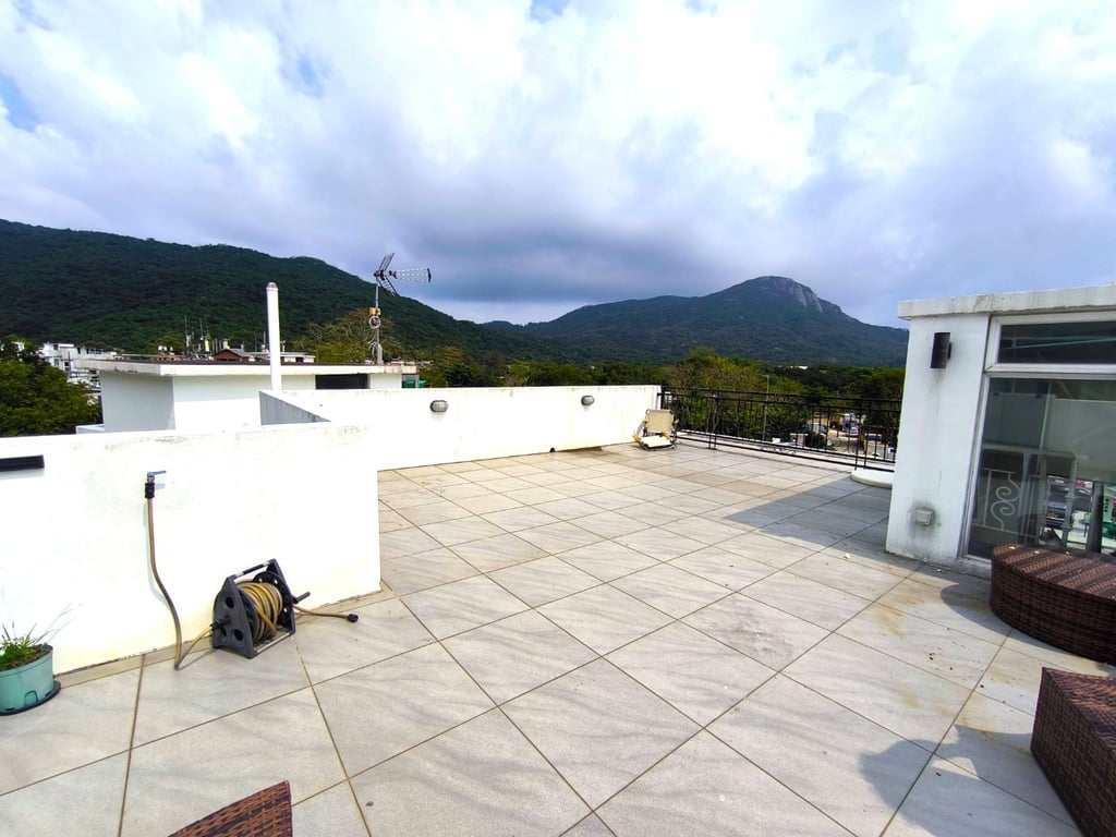 https://img.propertyraptor.com/cdn-cgi/imagedelivery/KD5bF_AFL0JDTbKLWF7z9g/ap8/ap8_001/hornet/prp/img/6a71a8639da14e91e0ccb3cf519d2cdd-wtm.jpg/public