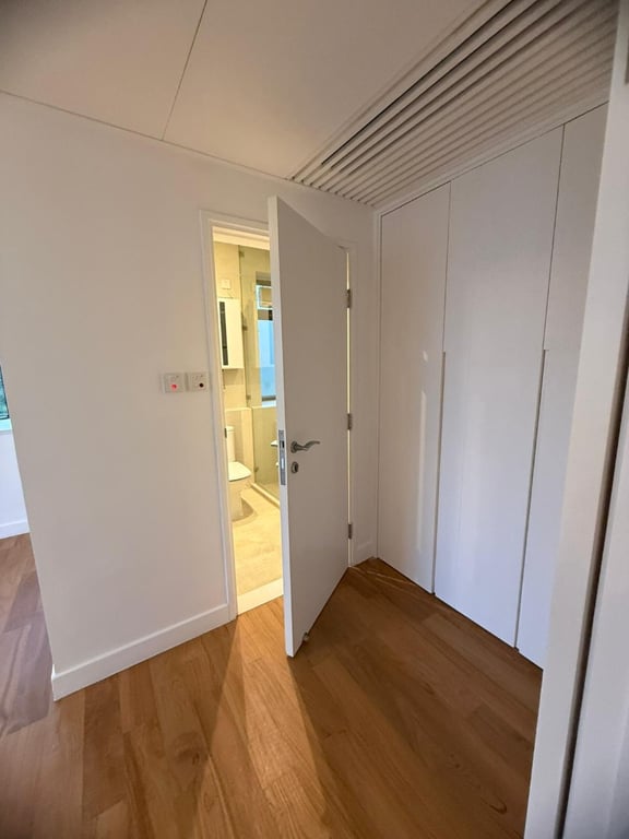 https://img.propertyraptor.com/cdn-cgi/imagedelivery/KD5bF_AFL0JDTbKLWF7z9g/ap8/ap8_001/hornet/prp/img/6a7b42499f7da968ab575adb43b7b081-wtm.jpg/public