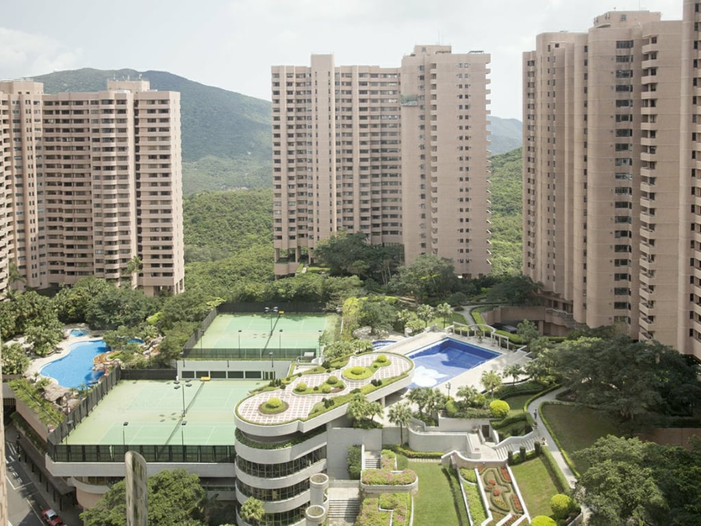 https://img.propertyraptor.com/cdn-cgi/imagedelivery/KD5bF_AFL0JDTbKLWF7z9g/ap8/ap8_001/hornet/prp/img/6ac8b9a5776fe163d186dee8c14c7785.jpg/public