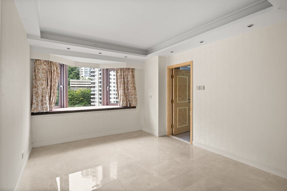 https://img.propertyraptor.com/cdn-cgi/imagedelivery/KD5bF_AFL0JDTbKLWF7z9g/ap8/ap8_001/hornet/prp/img/6b0228a17d3eff3e7ded87e76474a31d-wtm.jpg/public