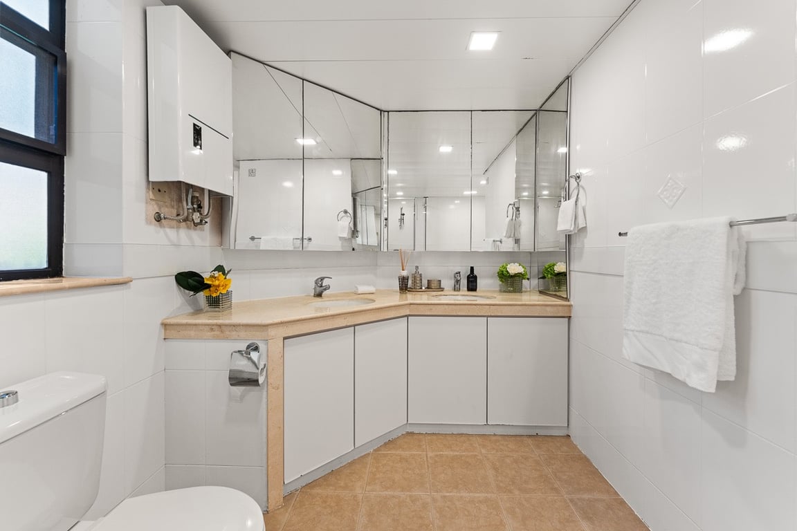 https://img.propertyraptor.com/cdn-cgi/imagedelivery/KD5bF_AFL0JDTbKLWF7z9g/ap8/ap8_001/hornet/prp/img/6b24813a9d7d3f74ce6157897fdc1767-wtm.jpg/public