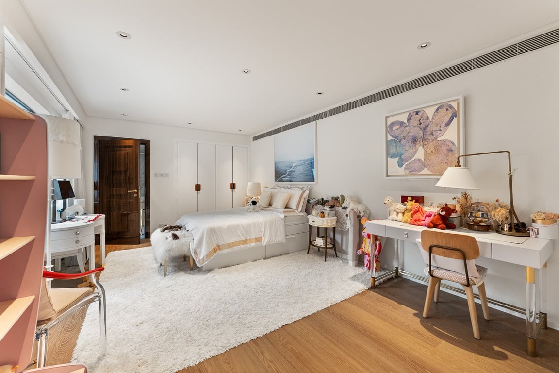 https://img.propertyraptor.com/cdn-cgi/imagedelivery/KD5bF_AFL0JDTbKLWF7z9g/ap8/ap8_001/hornet/prp/img/6b41705e2b47e697a745d1745bb607b3-wtm.jpg/public