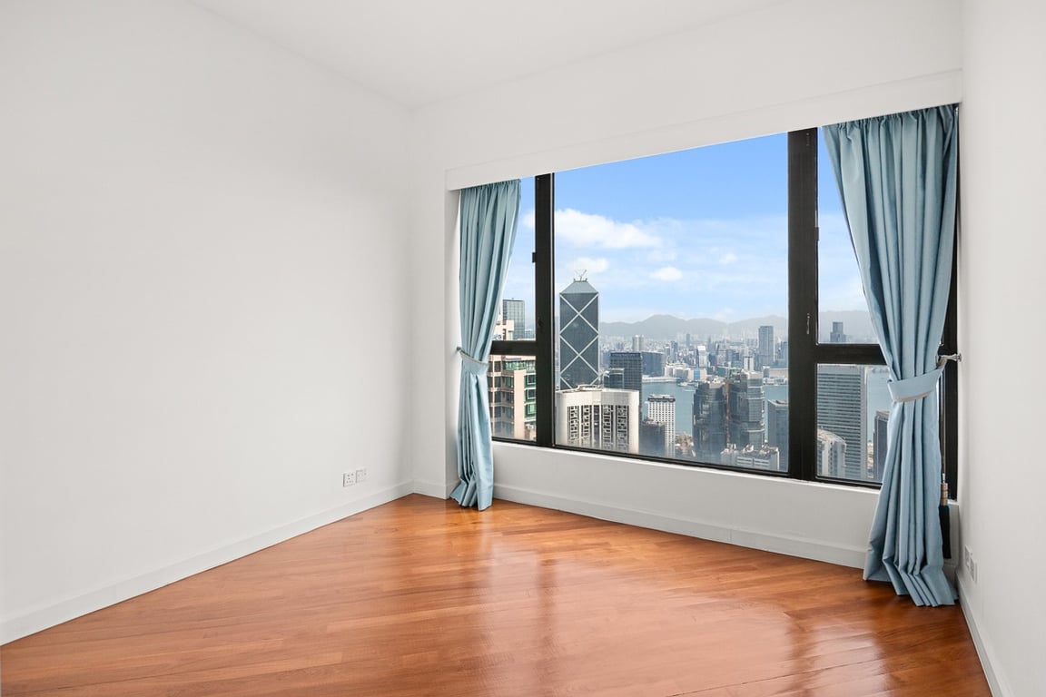 https://img.propertyraptor.com/cdn-cgi/imagedelivery/KD5bF_AFL0JDTbKLWF7z9g/ap8/ap8_001/hornet/prp/img/6b4d6e4aa72a610fd35c2ece8e017bc0-wtm.jpg/public