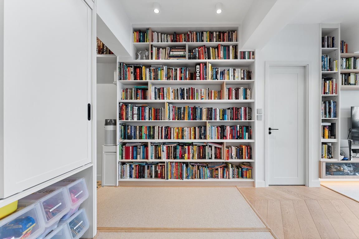 https://img.propertyraptor.com/cdn-cgi/imagedelivery/KD5bF_AFL0JDTbKLWF7z9g/ap8/ap8_001/hornet/prp/img/6b84d71181778223d2a06f46e718f391-wtm.jpg/public