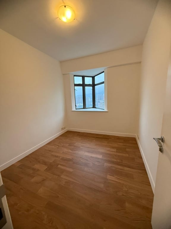 https://img.propertyraptor.com/cdn-cgi/imagedelivery/KD5bF_AFL0JDTbKLWF7z9g/ap8/ap8_001/hornet/prp/img/6b8648bf0f44fd086136b062b9bf8c1f-wtm.jpg/public