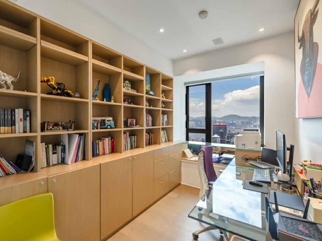 https://img.propertyraptor.com/cdn-cgi/imagedelivery/KD5bF_AFL0JDTbKLWF7z9g/ap8/ap8_001/hornet/prp/img/6b8ddc4d75d0a29a607190b88656e557.jpg/public